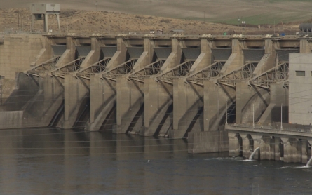  Fight over dams in the Northwest 